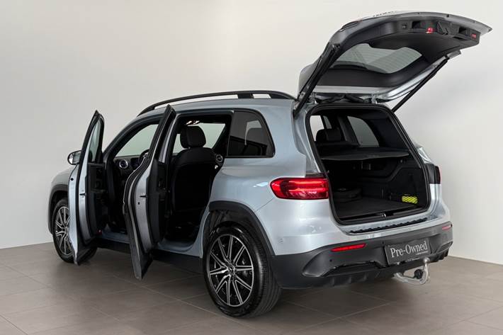 Sølv Mercedes EQB250+ fra 2025