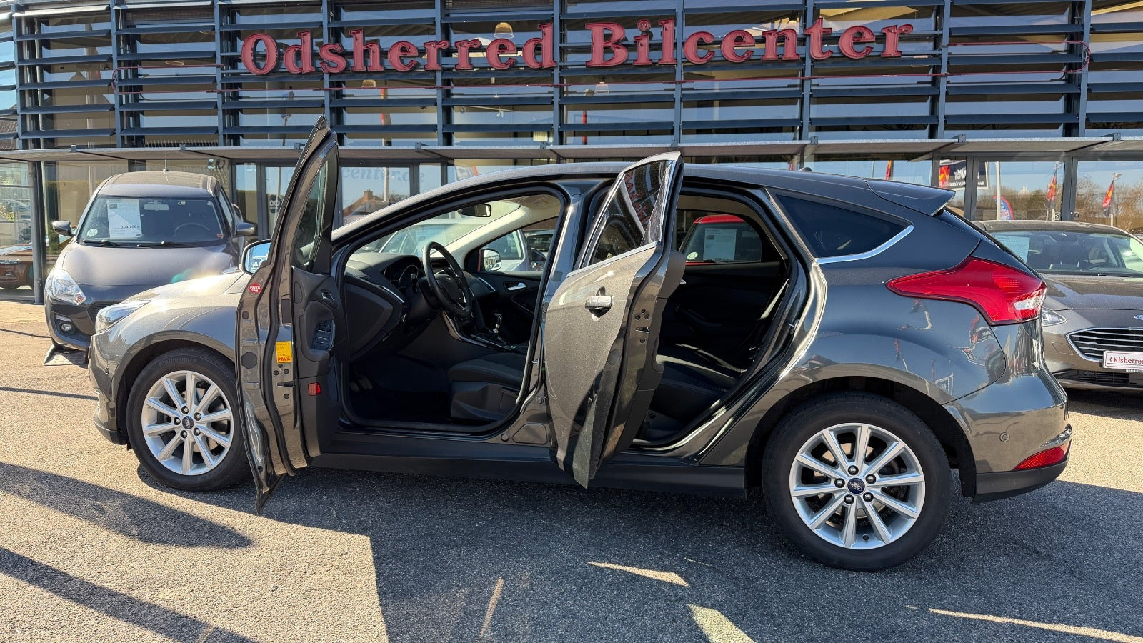 Grå Ford Focus fra 2017
