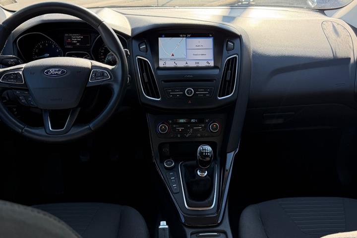 Grå Ford Focus fra 2017