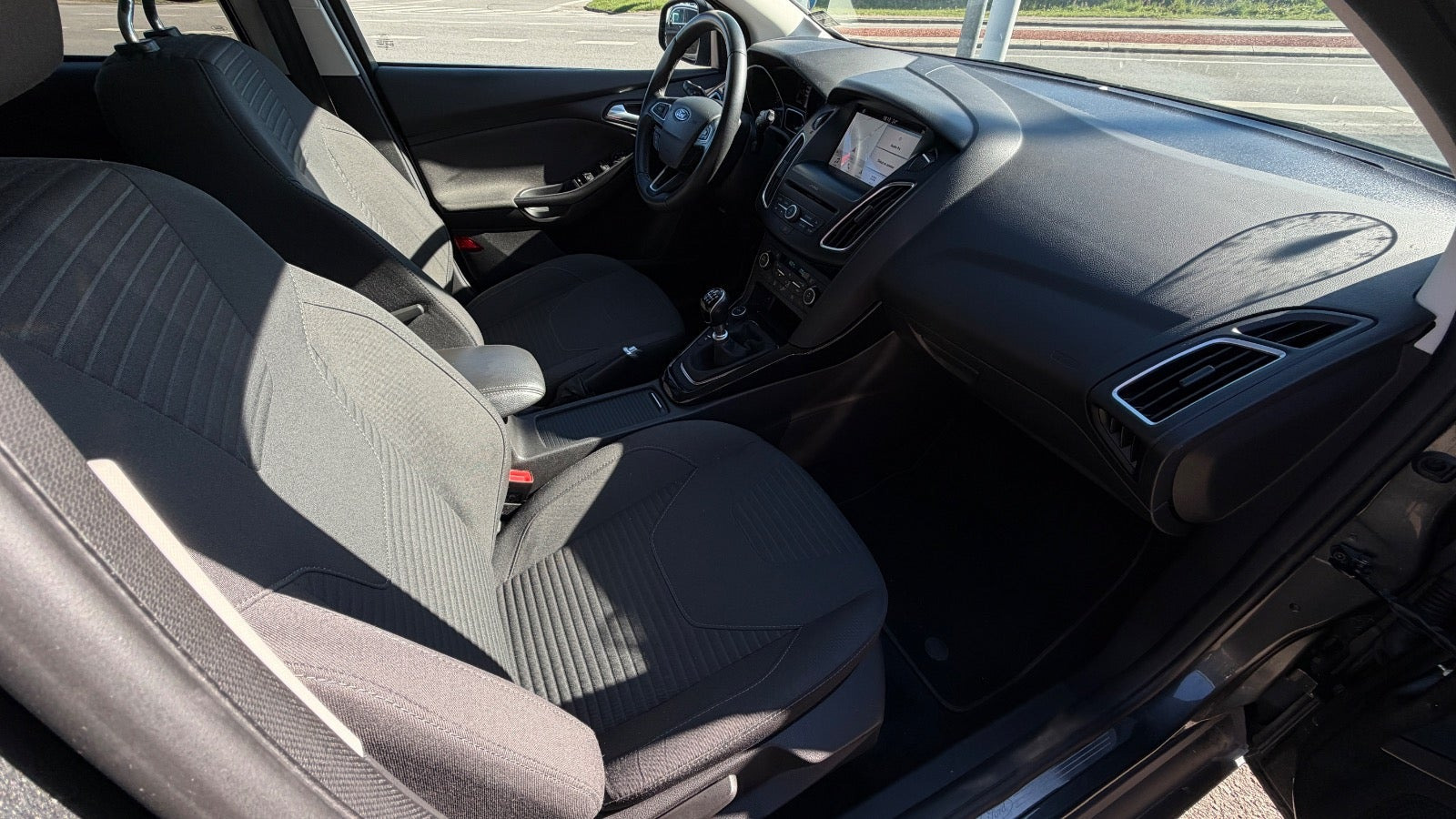Grå Ford Focus fra 2017