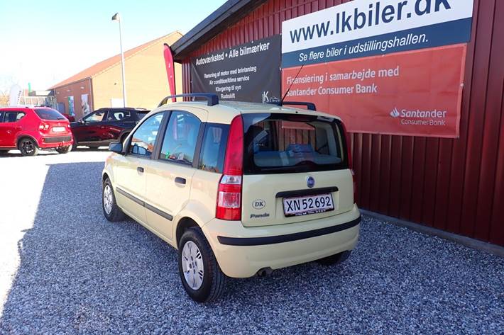 Gul Fiat Panda fra 2005