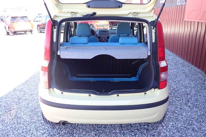 Gul Fiat Panda fra 2005