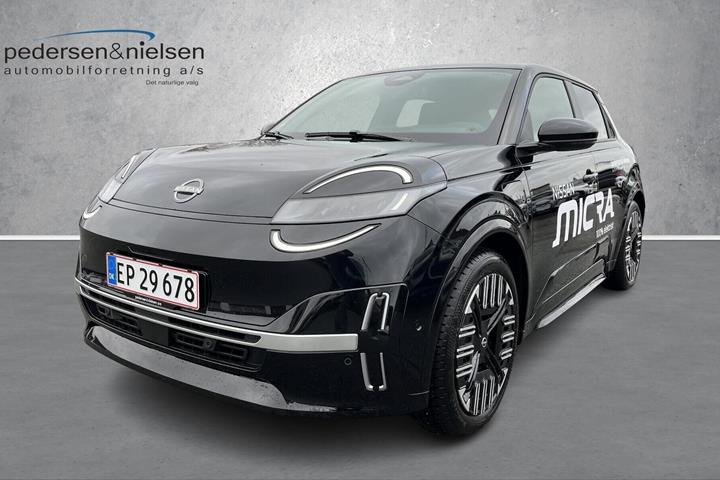 Sort Nissan Micra fra 2025 set udefra