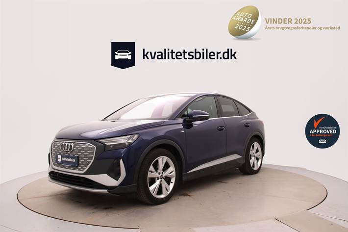 Blå Audi Q4 fra 2022