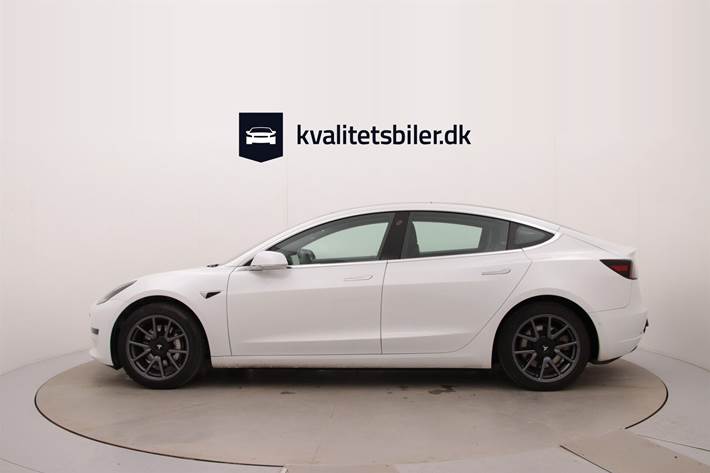 Hvid Tesla Model 3 fra 2020