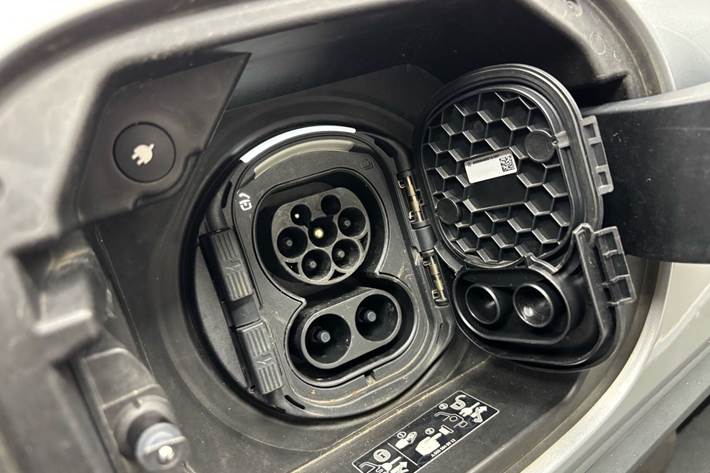 Sølv Mercedes EQA 250 fra 2021