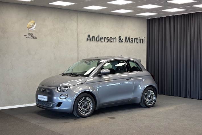 Grå Fiat 500e fra 2021