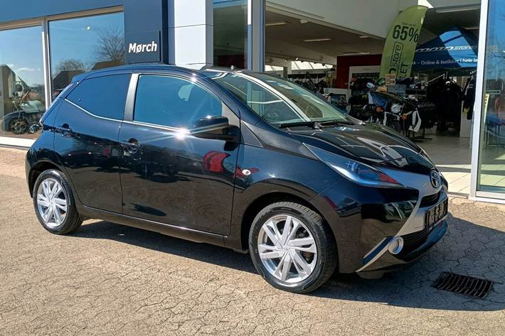 Sort Toyota Aygo fra 2017
