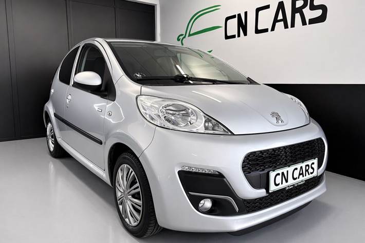 Sølv Peugeot 107 fra 2012