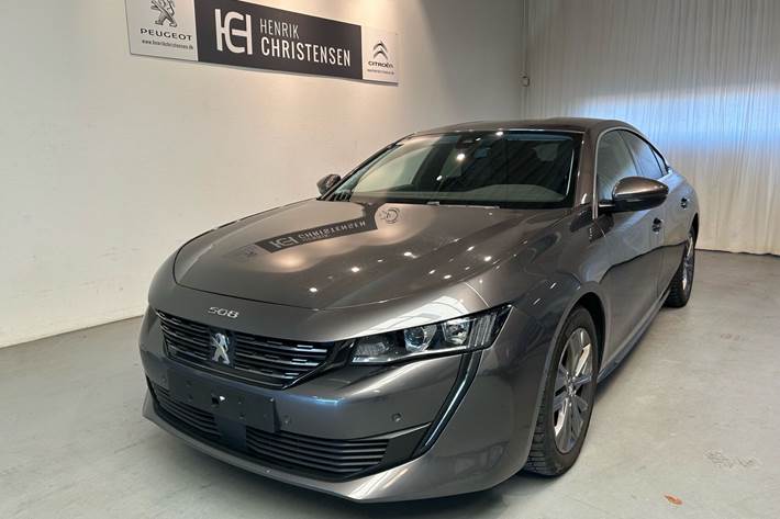 Grå Peugeot 508 fra 2021