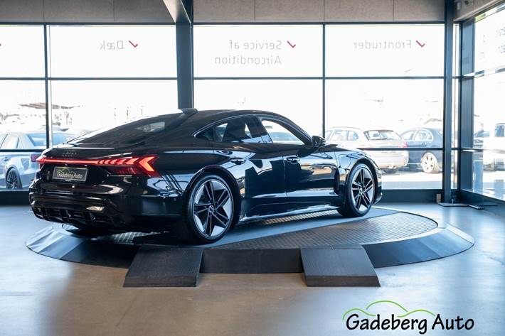 Sort Audi e-tron GT fra 2023