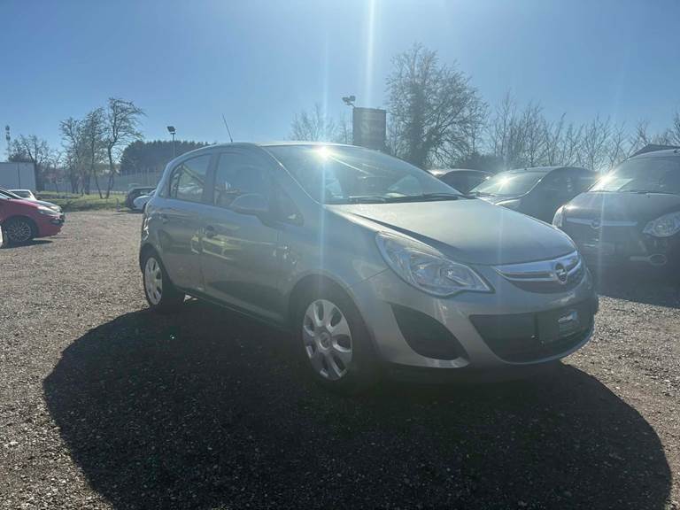 Opel Corsa 1,2 16V Cosmo