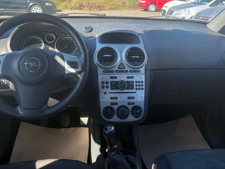 Opel Corsa 1,2 16V Cosmo