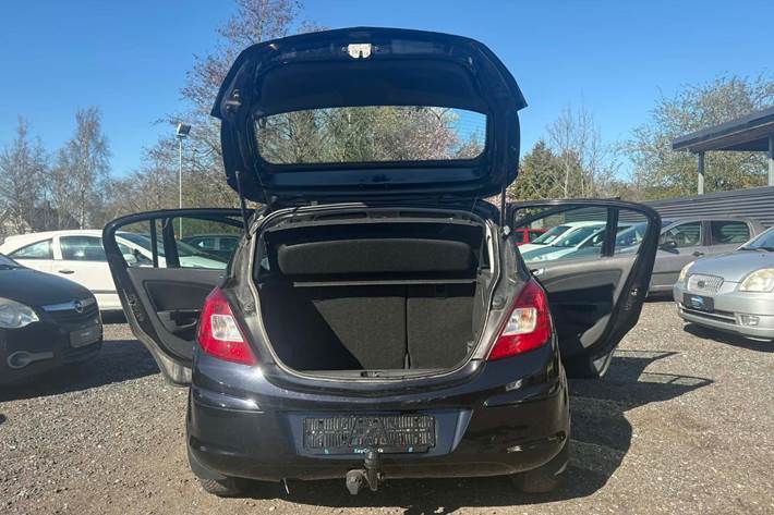 Sort Opel Corsa fra 2007