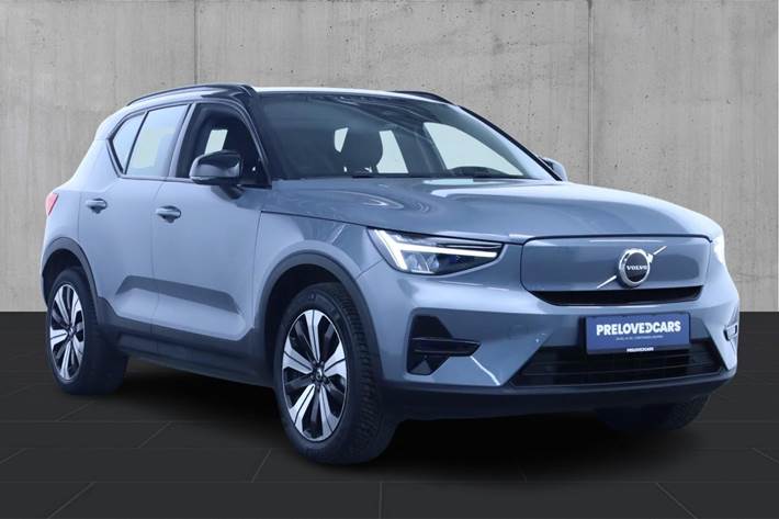Grå Volvo XC40 fra 2022