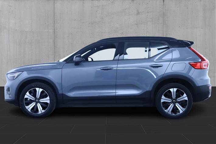 Grå Volvo XC40 fra 2022