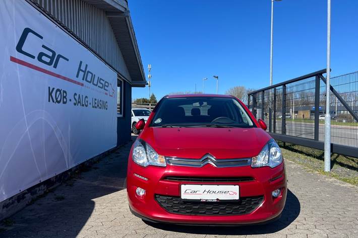 Rød Citroën C3 fra 2016