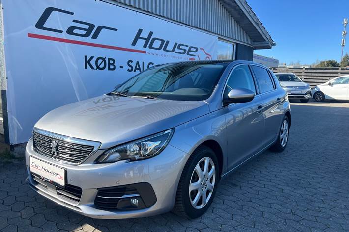 Grå Peugeot 308 fra 2018