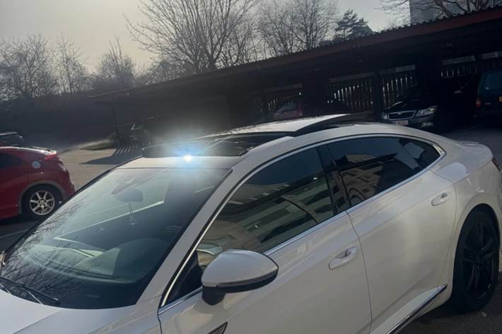 Hvid VW Arteon fra 2019