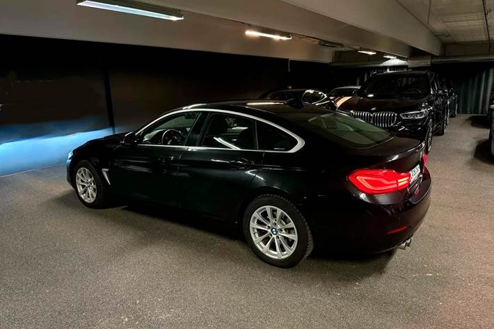 Sort BMW 420i fra 2018