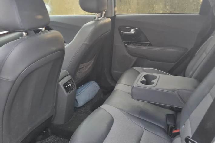 Grå Kia e-Niro fra 2020