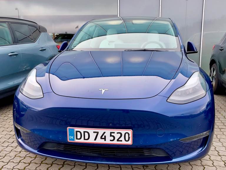 Tesla Model Y Long Range AWD