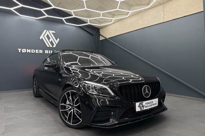 Orange Mercedes C43 fra 2020