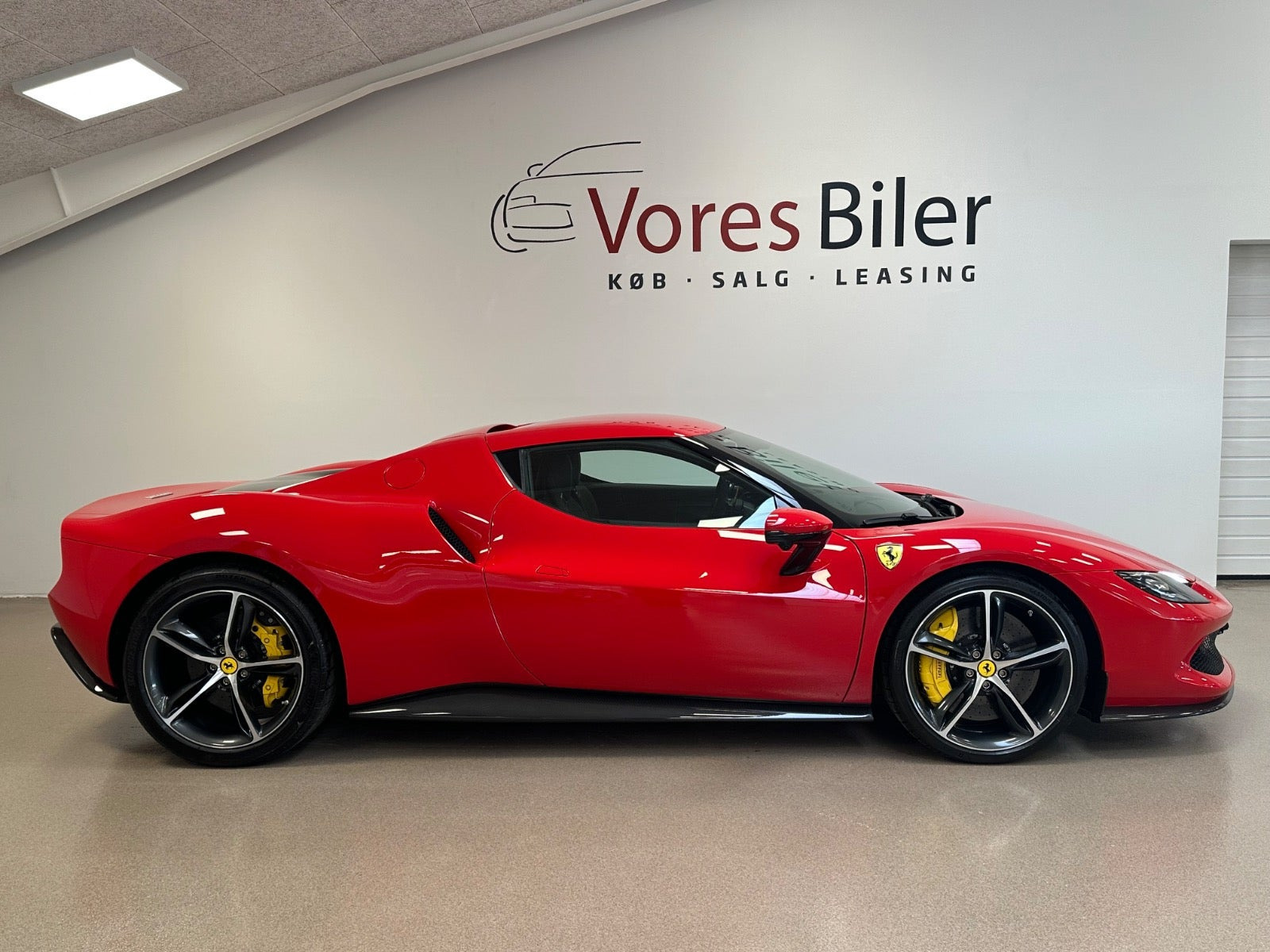 undefined Ferrari 296 GTB fra 2023 set udefra