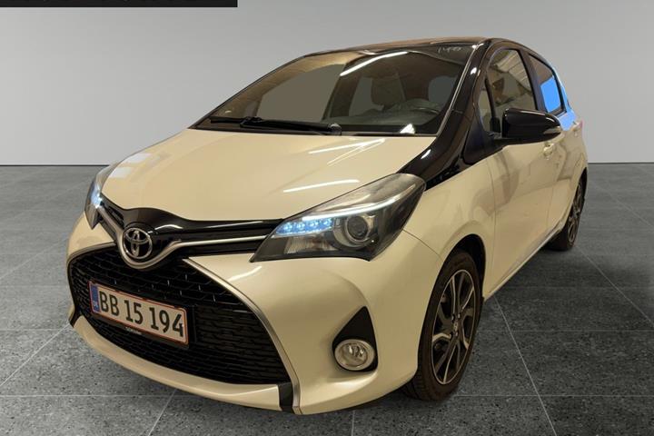 Hvid Toyota Yaris fra 2016 set udefra