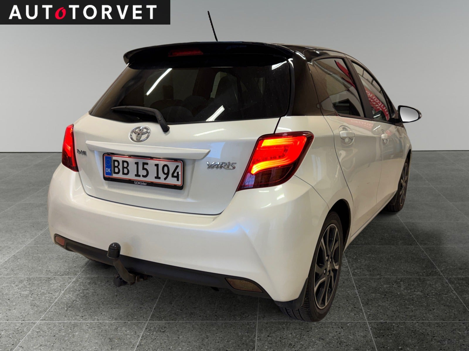 Hvid Toyota Yaris fra 2016
