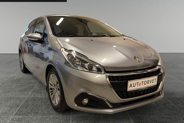 Sølv Peugeot 208 fra 2020