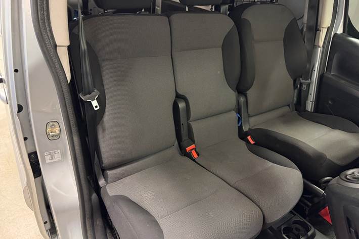 Sølv Peugeot Partner fra 2018