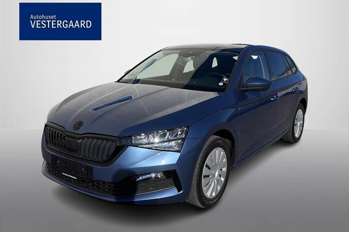 Blå Skoda Scala fra 2021 set udefra