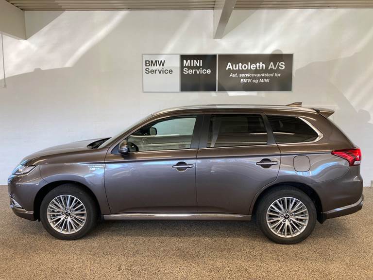 Mitsubishi Outlander 2,4 PHEV Instyle CVT 4WD