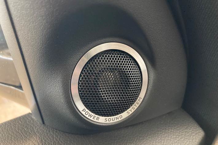 Brun Mitsubishi Outlander fra 2020