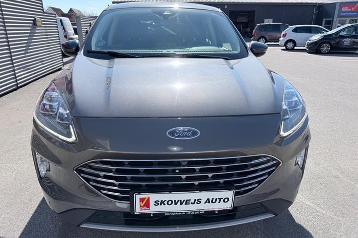 Grå Ford Kuga fra 2020