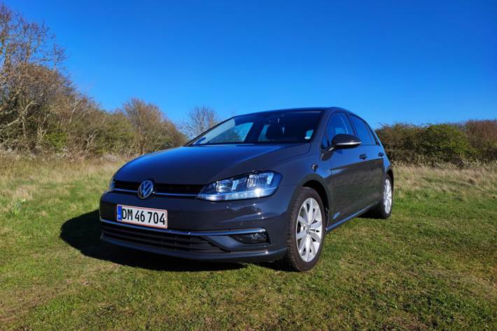 Grå VW Golf fra 2018