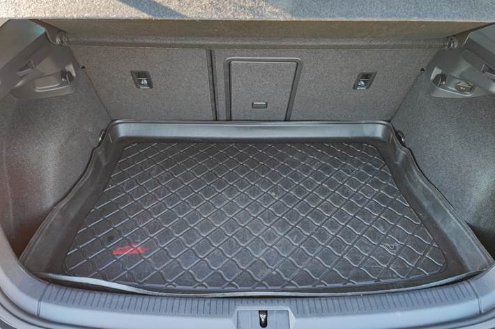 Grå VW Golf fra 2018