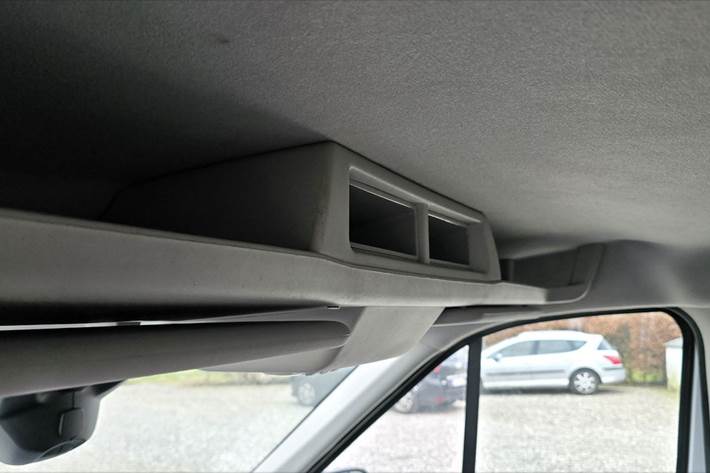 Hvid Ford Transit fra 2017