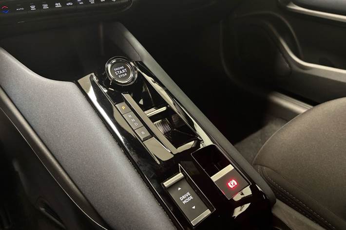 Hvid Alfa Romeo Junior fra 2025