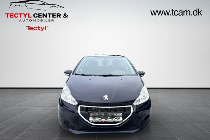 Blå Peugeot 208 fra 2014