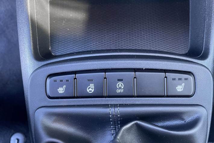 Rød Hyundai i10 fra 2021