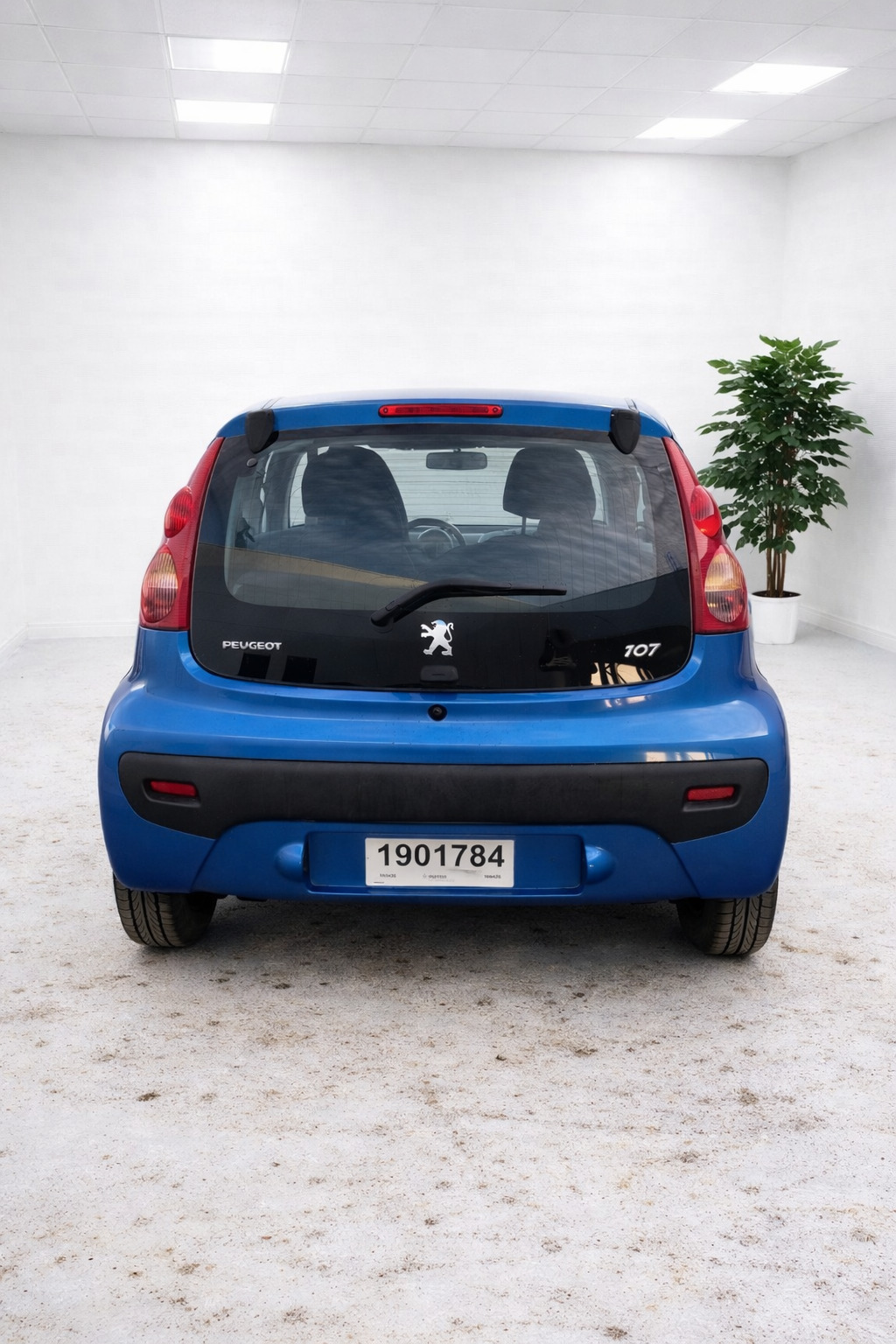 Blå Peugeot 107 fra 2009