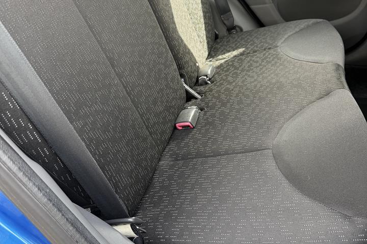 Blå Peugeot 107 fra 2009