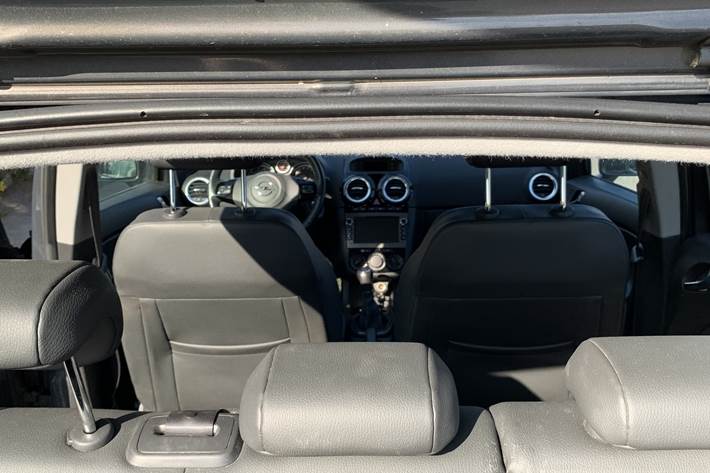 Grå Opel Corsa fra 2014