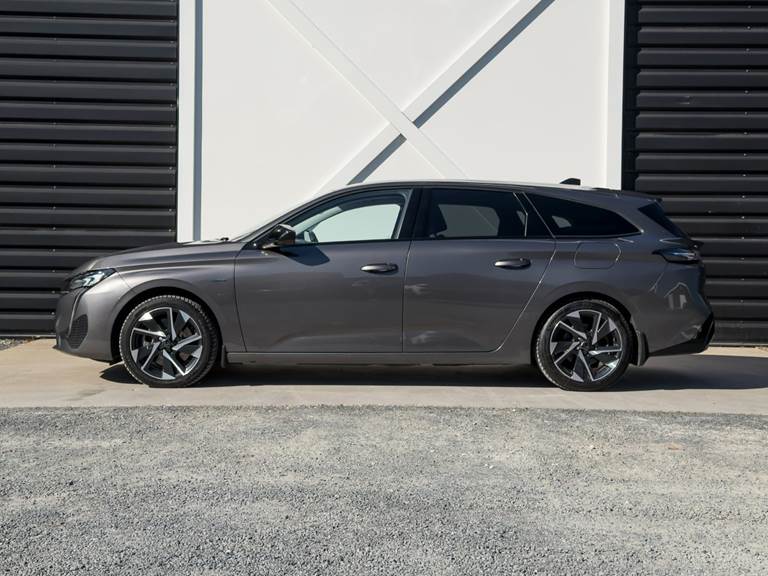 Peugeot 308 1,6 Hybrid First Selection+ EAT8