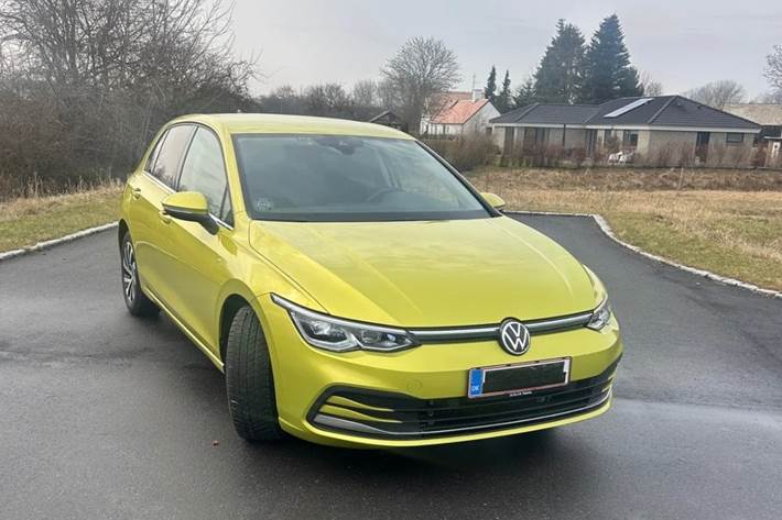 Gul VW Golf VIII fra 2021