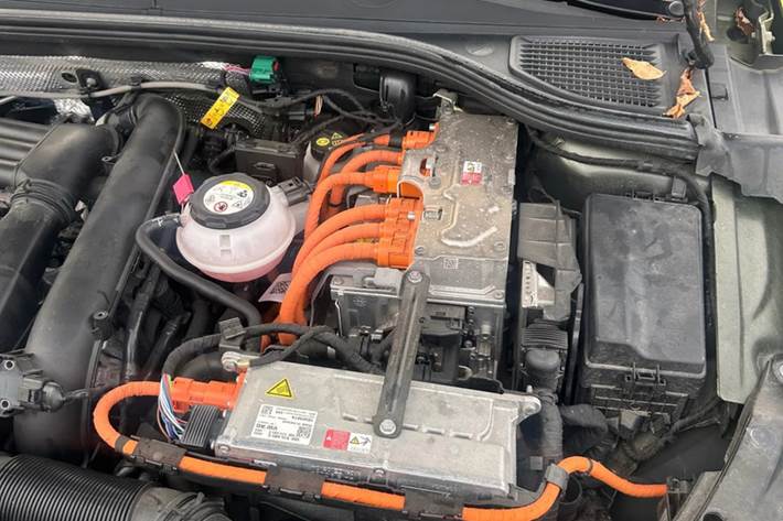 Gul VW Golf VIII fra 2021