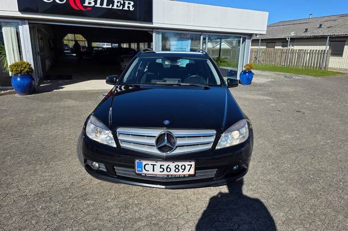 Sort Mercedes C200 fra 2010