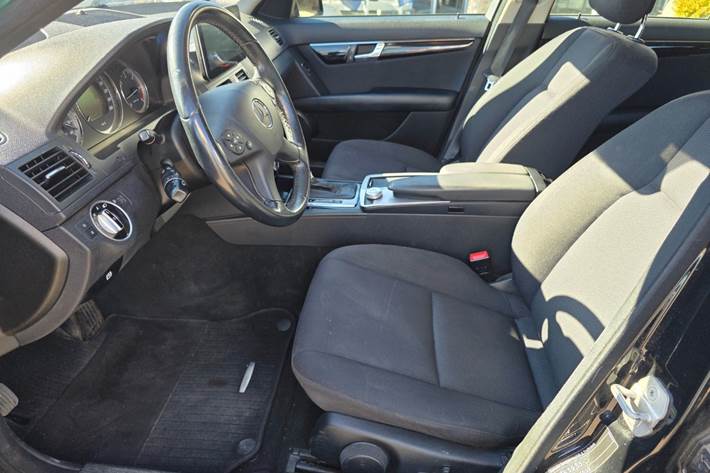 Sort Mercedes C200 fra 2010